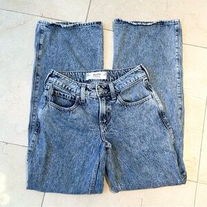 Hollister Light Blue  stonewash, low rise, baggy jeans size 000R/W23